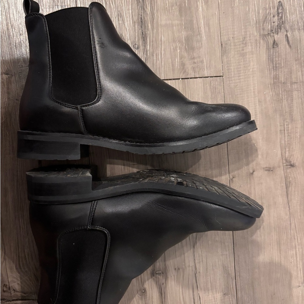 Women's Black Vegan Leather Chelsea Boots